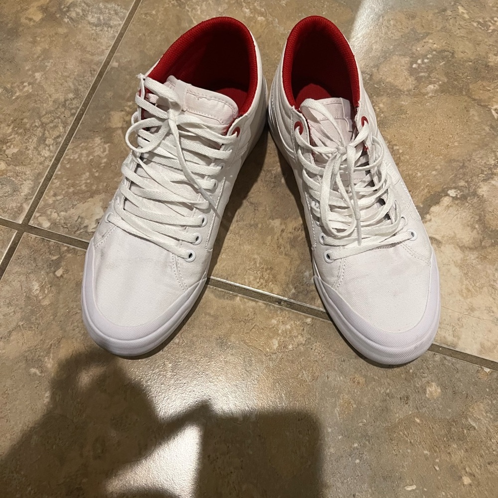 White hightop DC shoes